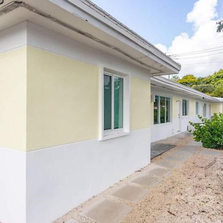 Large Stylish Studio Apartment In El Portal #3 Miami Exteriör bild