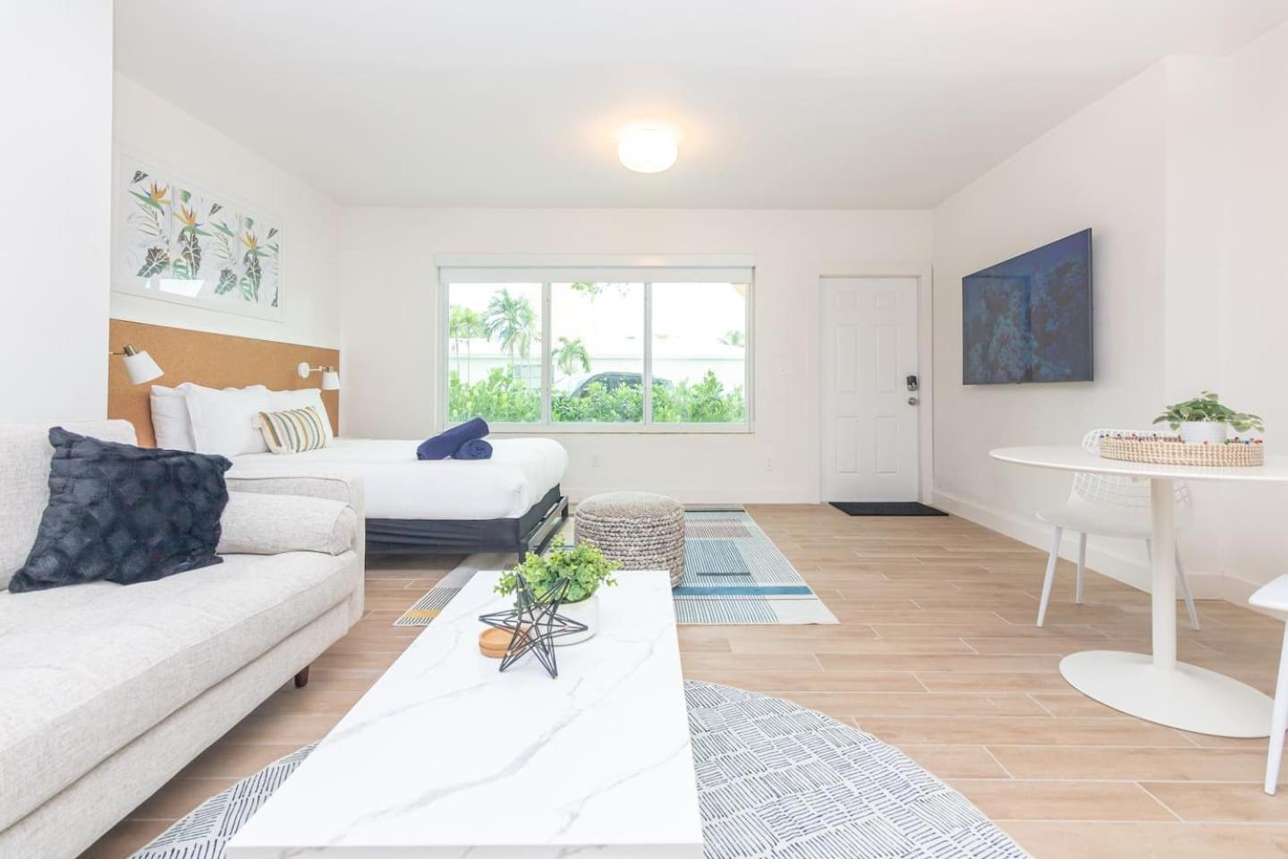 Large Stylish Studio Apartment In El Portal #3 Miami Exteriör bild