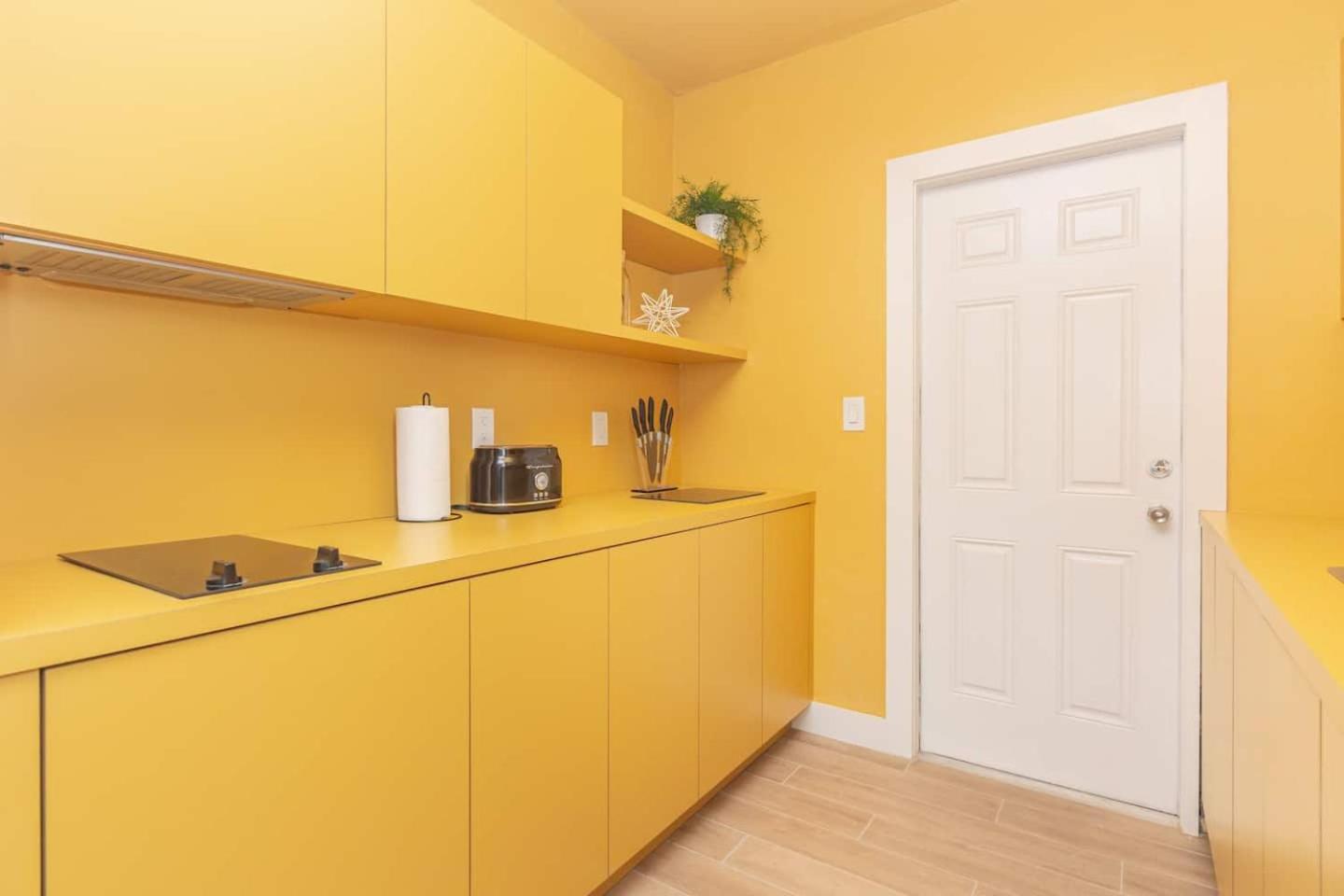 Large Stylish Studio Apartment In El Portal #3 Miami Exteriör bild