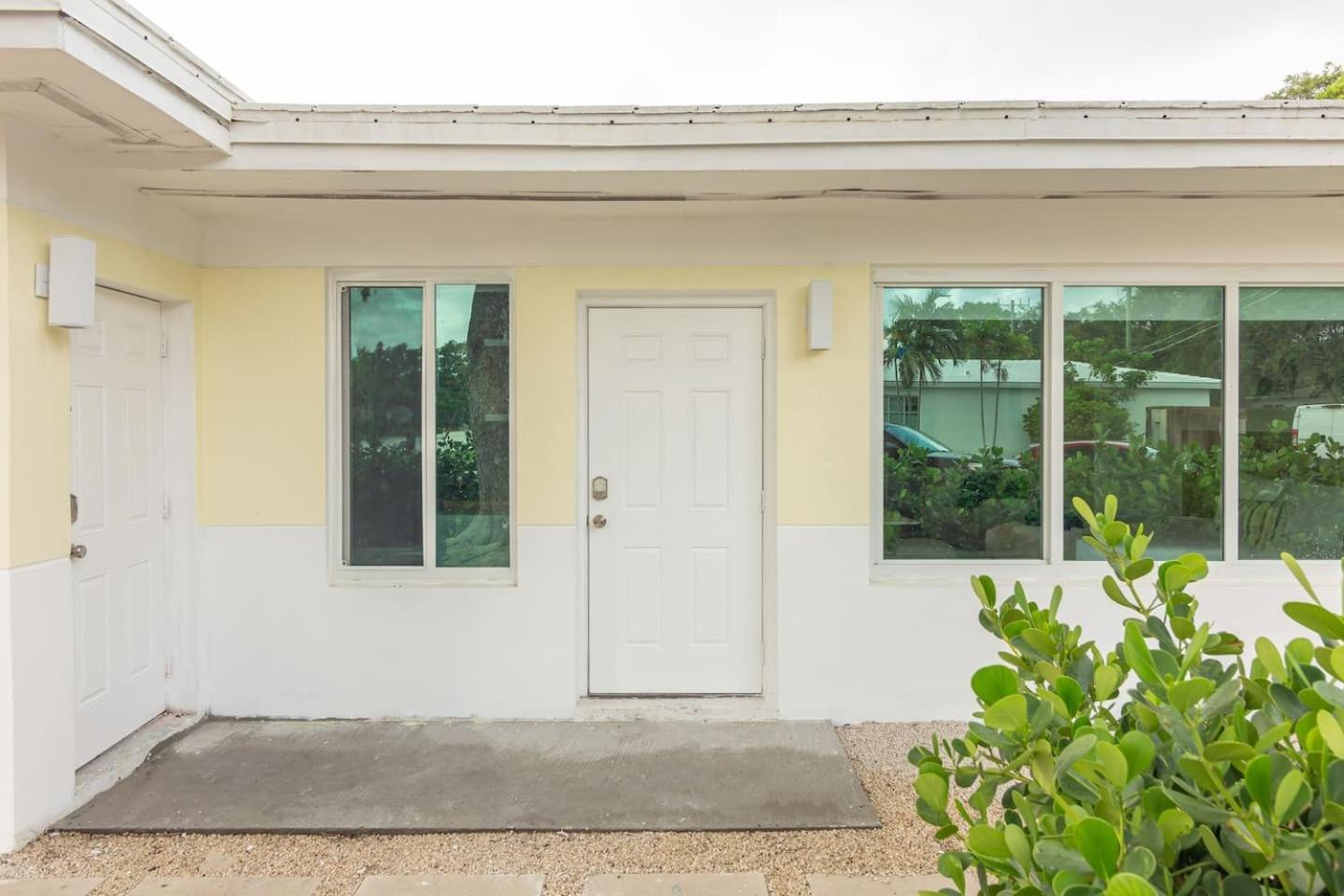 Large Stylish Studio Apartment In El Portal #3 Miami Exteriör bild